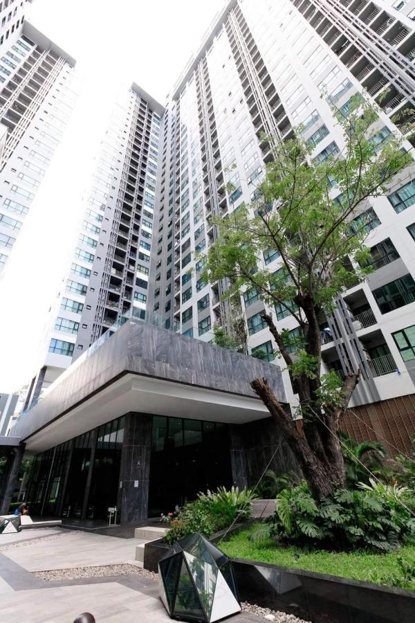 The Base Apartments At Central Патая Екстериор снимка