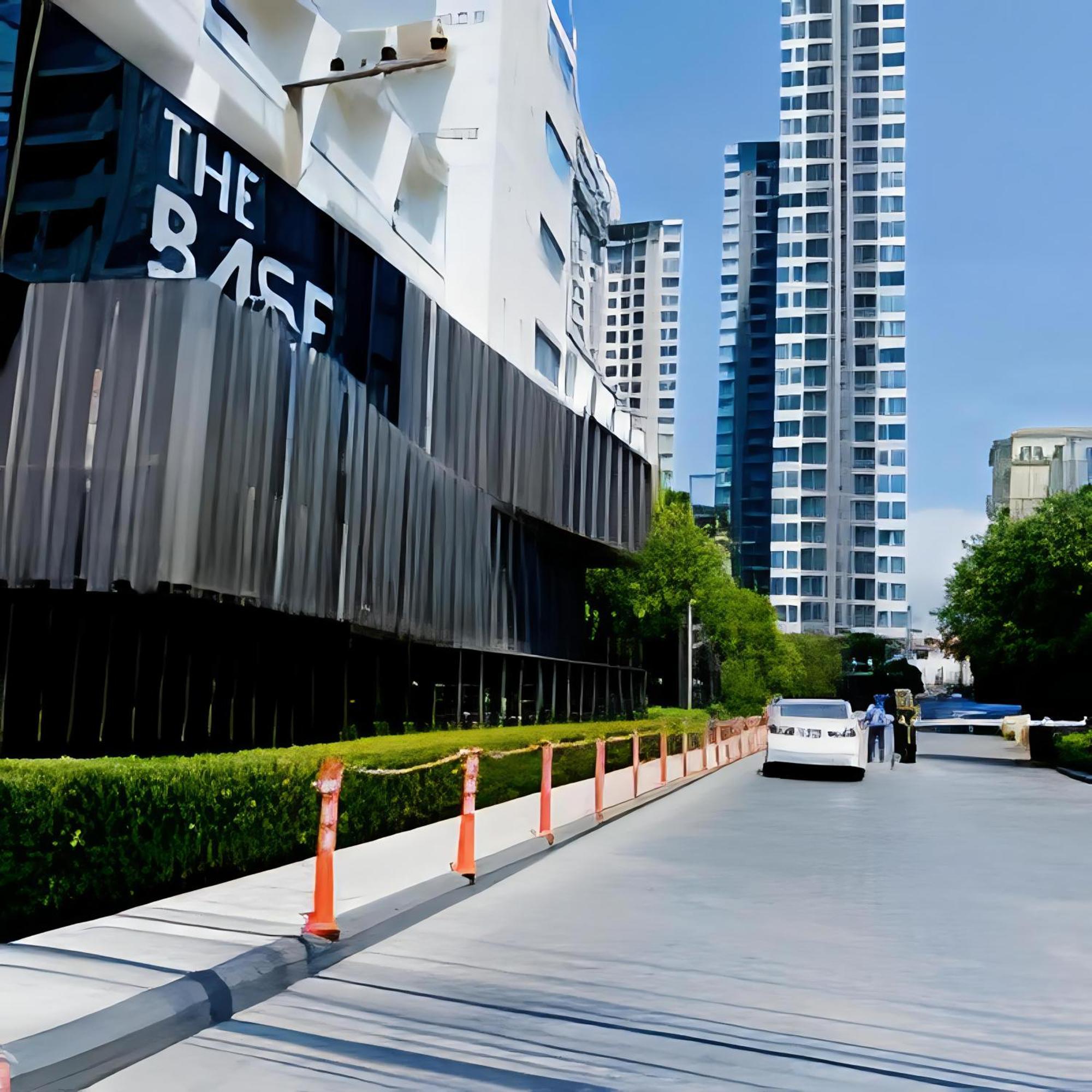 The Base Apartments At Central Патая Екстериор снимка