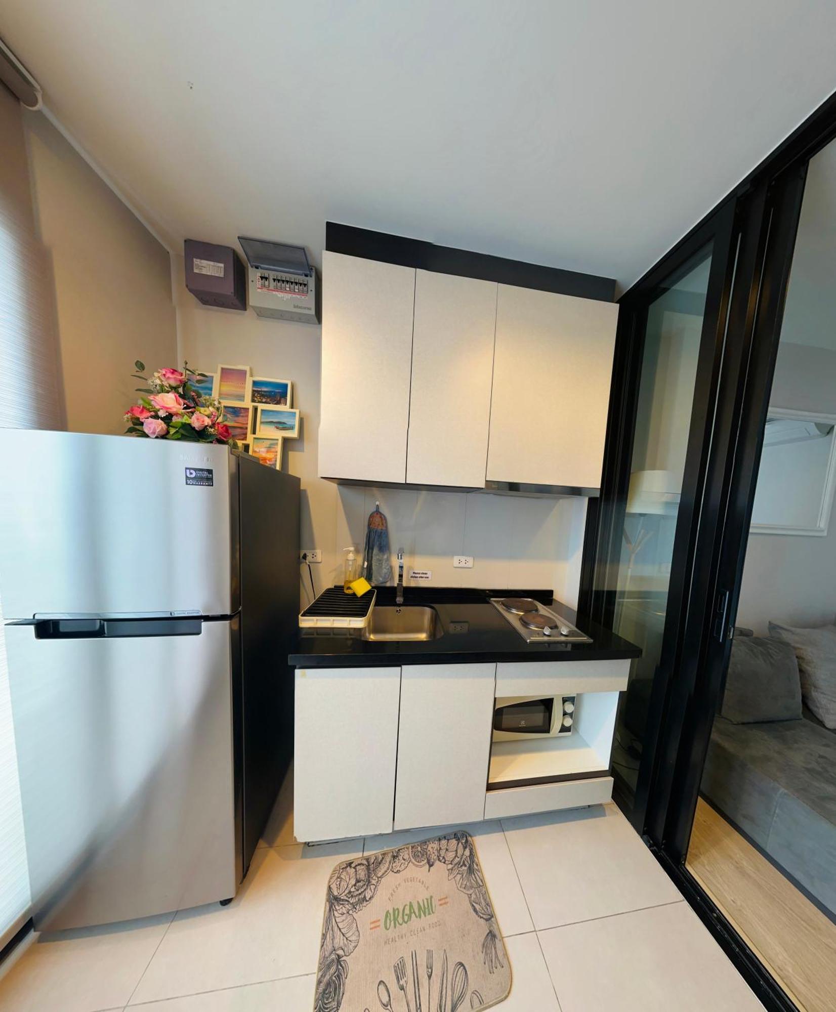 The Base Apartments At Central Патая Екстериор снимка