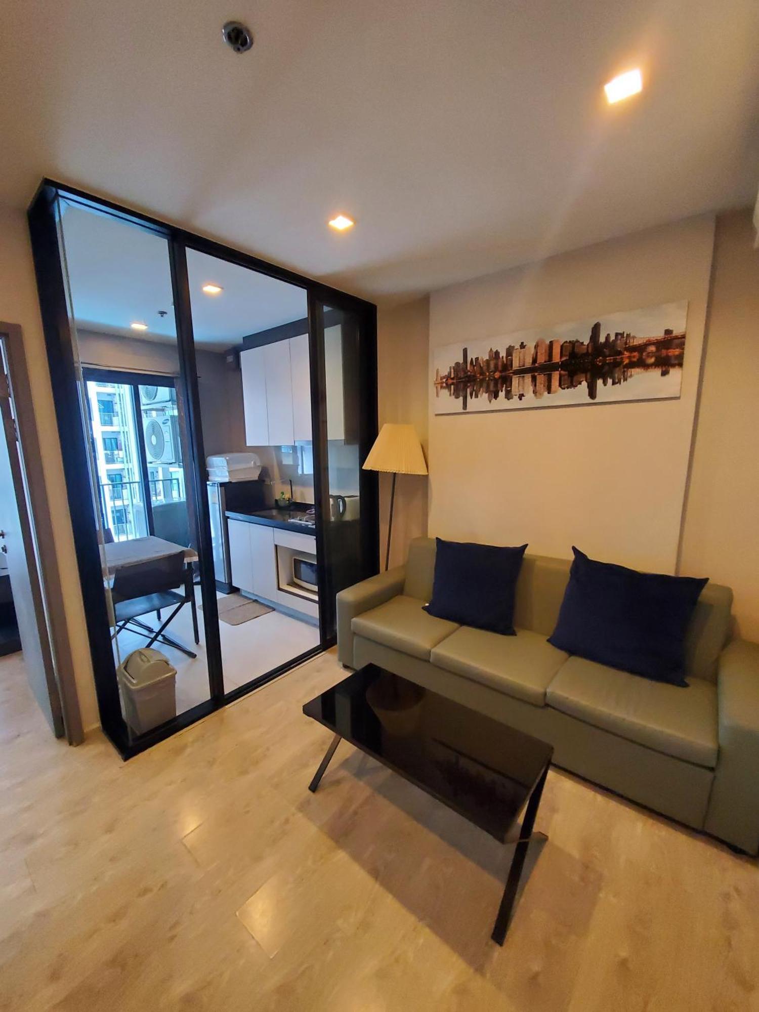 The Base Apartments At Central Патая Екстериор снимка