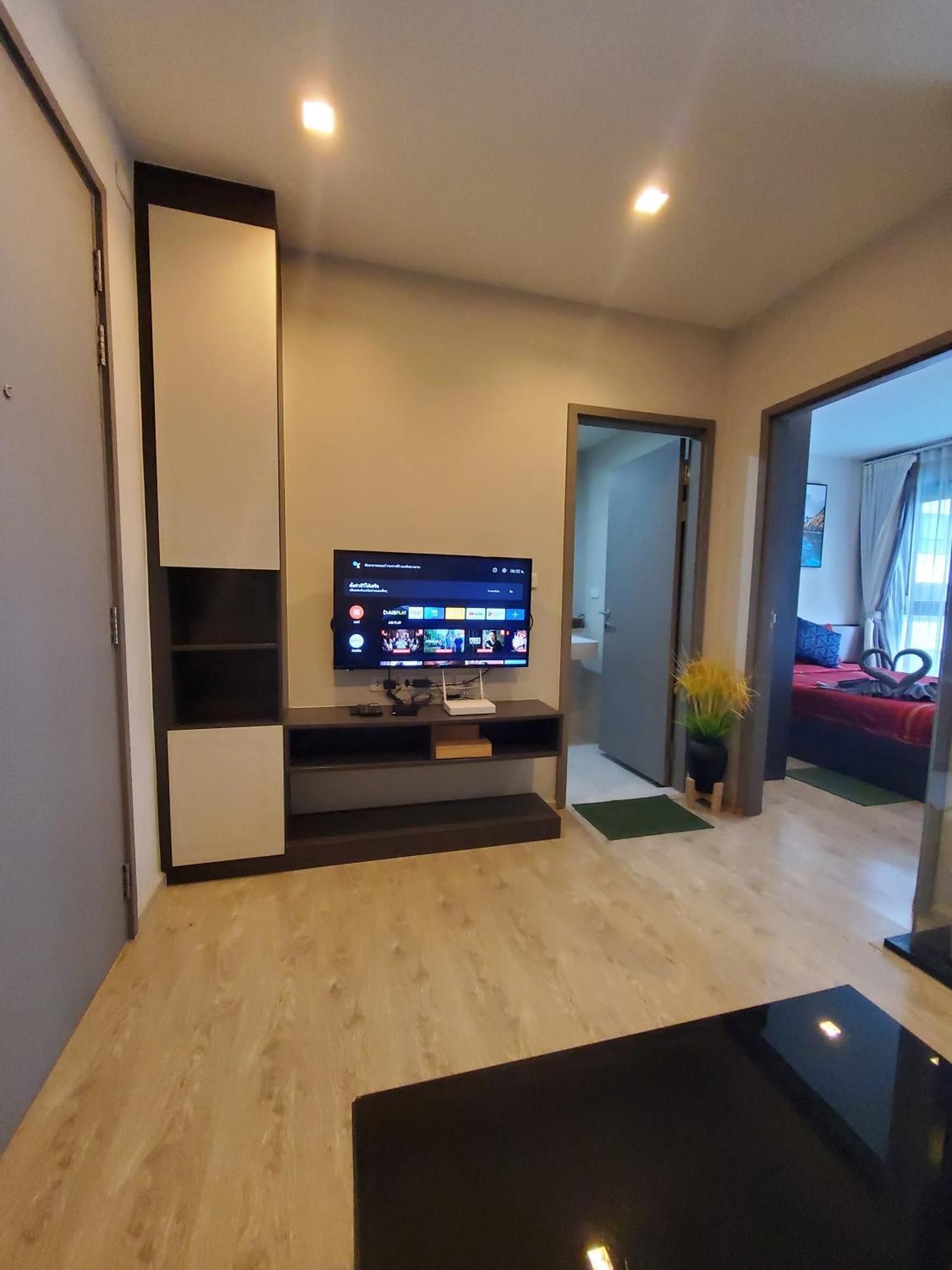 The Base Apartments At Central Патая Екстериор снимка
