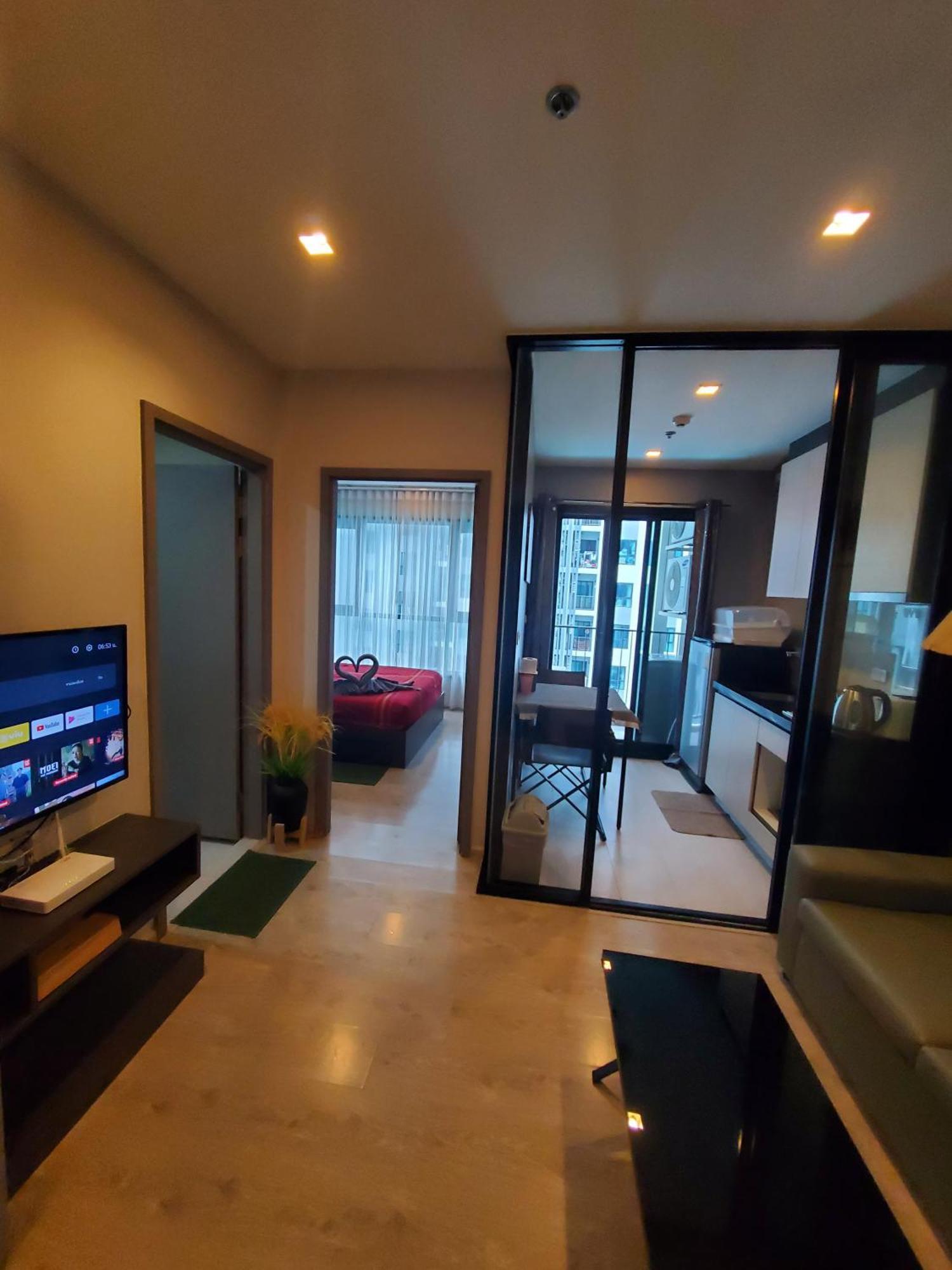 The Base Apartments At Central Патая Екстериор снимка